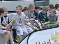 Kinder freuen sich aufs Basketball